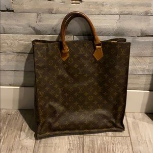 Luis Vuitton Sac Plat